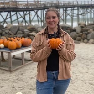 Meet your Posher, Hannah